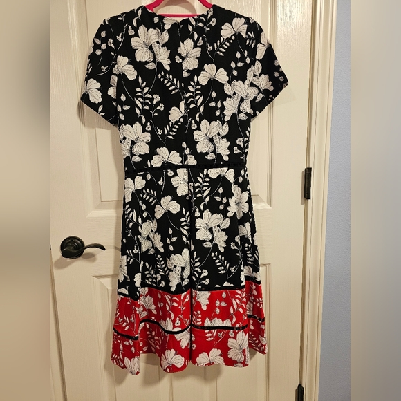 Neiman Marcus Floral Dress- Size 6 - Picture 4 of 7